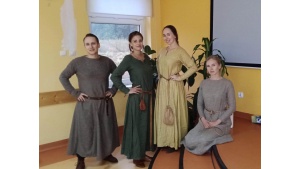 Wolontariusze Ikano Banku z lekcją historii w domu kultury