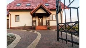 ZASADA TRZECH PALET Biuro prasowe