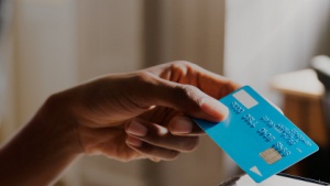 Cashback ulubioną dodatkową funkcją terminali dla prawie 41 proc. Polaków