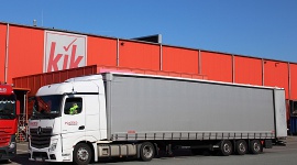 KiK wspiera Ukrainę – 35 palet produktów dla uchodźców trafiło do Wrocławia