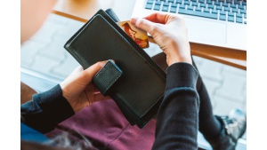 eService pomoże w wymianie kasy fiskalnej, doda nowoczesny terminal i 100 zł