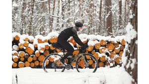 Raport Romet: Aż 23% Polaków jeździ rowerem także zimą Biuro prasowe