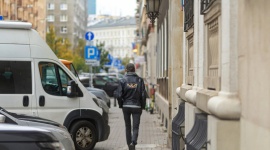 Czy dostaniemy mandat za parkowanie na chodniku?