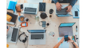 Nowy raport Salesforce - Trendy w sektorze małych i średnich przedsiębiorstw