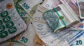 Finansowe korzyści z wdrożenia systemu CMMS. Ile zyskują firmy produkcyjne? Biuro prasowe