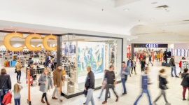 Polacy szukają oszczędności na inflacyjne święta. Centra convenience przyciągają