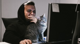 Sekretne życie sprzętów służbowych na home office
