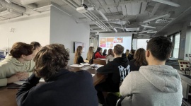 Studenci Politechniki Warszawskiej zgłębiają tajniki druku cyfrowego