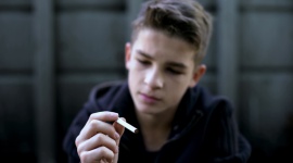 Alarmujące dane - palenie wśród dzieci i młodzieży Biuro prasowe