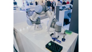 Coboty Universal Robots na targach Automaticon Biuro prasowe
