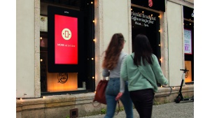 Reklama DOOH i jej wpływ na pokolenie Millenialsów