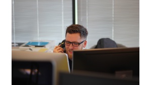 5 sposobów na usprawnienie pracy call center przy pomocy AI
