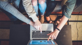 Komunikacja marki – jak dotrzeć do odbiorców B2B i B2C w cyfrowym świecie?