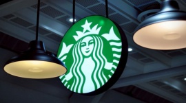 Kawiarnie Starbucks znów otwarte, na razie w formacie na wynos