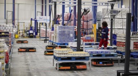 Roboty AMR wspierają operacje magazynowe ID Logistics
