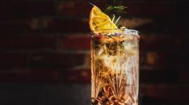 Najmodniejsze letnie koktajle, których spróbujesz podczas GinWeek!