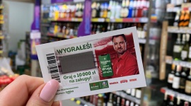 Zgarnij 10 tys. zł na zakupy lub piłkę z autografem Jurka Dudka w loterii Żabki