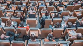 Raport Salesforce - Studenci nie są zadowoleni ze swoich uczelni
