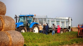 Maszyny Cynkometu w polu. Pokazy dla rolników Biuro prasowe