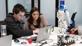 DXC Technology startuje z programem wspierającym neuroróżnorodność