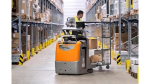 Jak stworzyć flotę intralogistyczną dla centrum dystrybucji e-commerce? Biuro prasowe