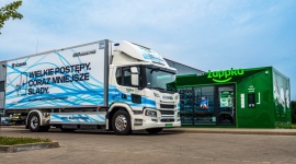 Żabka testuje w pełni elektryczny pojazd dystrybucyjny Scania