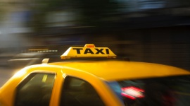 Służbowe przejazdy taksówkami a podatek dochodowy Biuro prasowe