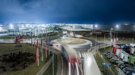 Innowacyjne oświetlenie drogowe Strado LED S od Lena Lighting w gminie Komorniki