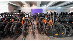 Arval we współpracy z Hop.City dostarczy rowery dla dostawców jedzenia Biuro prasowe