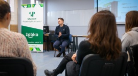 Żabka dba o rozwój edukacji z zakresu przedsiębiorczości