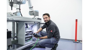 Universal Robots wprowadza płynną integrację ze sterownikami PLC Siemens