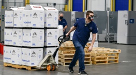 FIRMA UPS PRZEKROCZYŁA PRÓG MILIARDA DORĘCZONYCH SZCZEPIONEK PRZECIWKO COVID-19