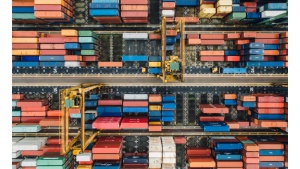 PwC: 80% światowego przemysłu dąży do modelu e-commerce