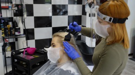 Samoprzylepna maseczka ochronna dla salonów fryzjerskich i kosmetycznych