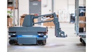 Zautomatyzowany transport wewnętrzny:MiR wprowadza nowe rozwiązanie do holowania