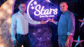 Stars.Space rozpoczyna wspólny projekt z Tik-Tokiem i Rossmanem