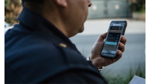Szwedzka Telia z usługą Push-to-Talk od Motoroli Solutions