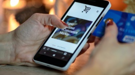 W 2022 niemal 20 tys. polskich firm poszerzyło działalność o sprzedaż online