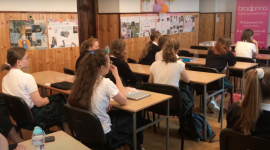 Po pierwsze profilaktyka! Liceum Sióstr Nazaretanek zachęca do badania piersi