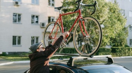 Auto i rower w wynajmie - Arval wprowadza ofertę 6 Wheels Biuro prasowe