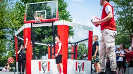 Pierwsze w Europie boisko w kształcie ikonicznego kubełka KFC Biuro prasowe