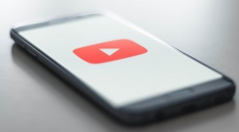 4 miliony - tyle subskrypcji na YouTube “stuknęło” Frizowi i reZiemu