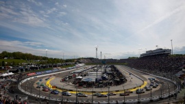Ostatni wyścig NASCAR przed wielkim finałem na żywo w Motowizji!