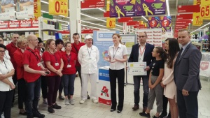 Fundacja Auchan na rzecz młodzieży przekazała czek SOS Wioskom Dziecięcem Biuro prasowe