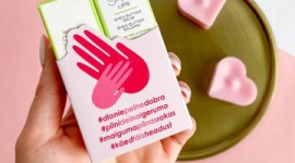 Pomocna dłoń w trudnych czasach. Mary Kay podsumowuje kampanię społeczną „Dłonie