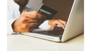 Koronawirus napędza e-commerce?