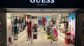 GUESS otwiera sklep typu POP-up w Atrium Prome Biuro prasowe