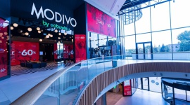Pierwszy sklep stacjonarny MODIVO, czyli standard zakupów modowych na nowo